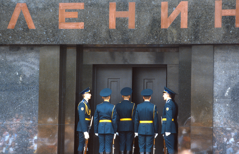 Illustration for article titled Did the Russians love the '80s too? Some revealing photos